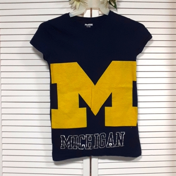 Michigan University T- Shirt - Picture 7 of 8